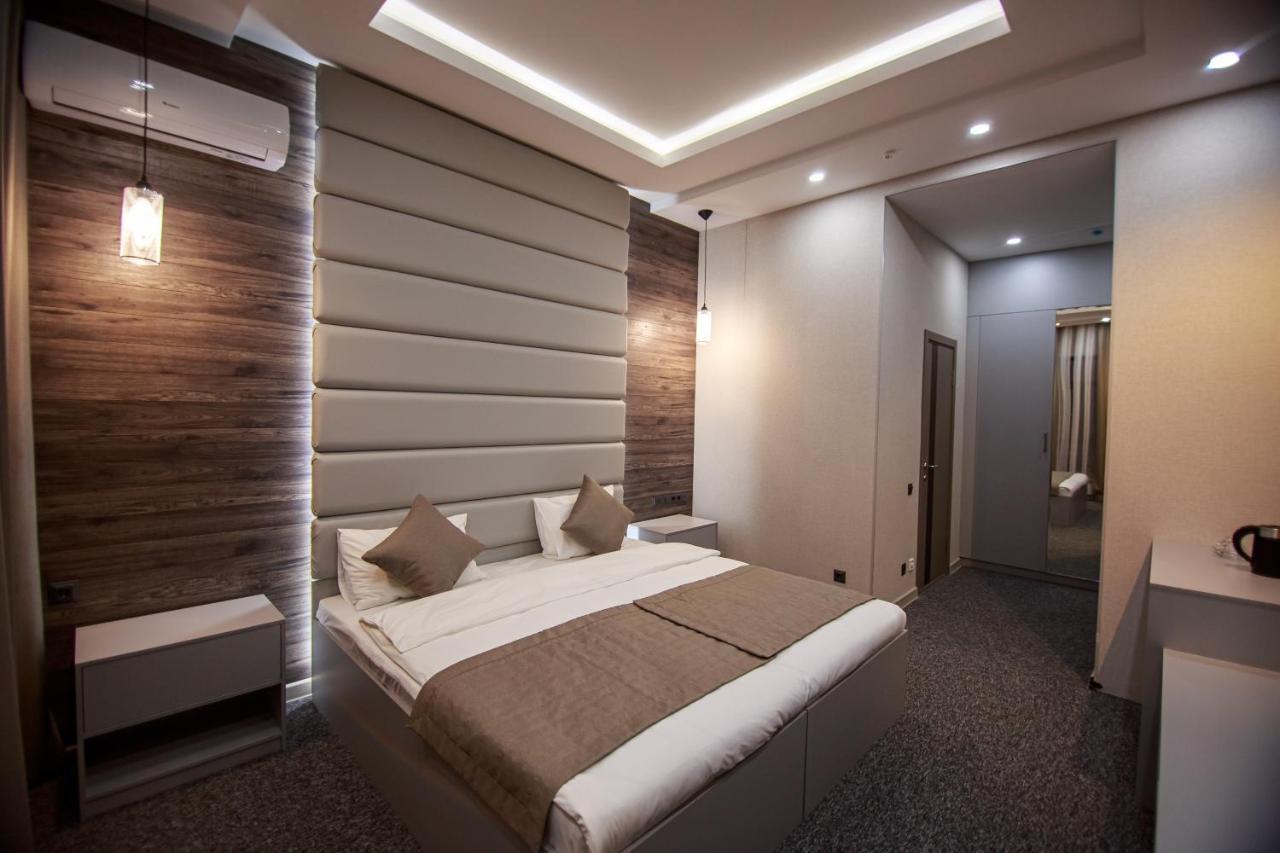 Terrasse Hotel & Bar Bishkek Ngoại thất bức ảnh