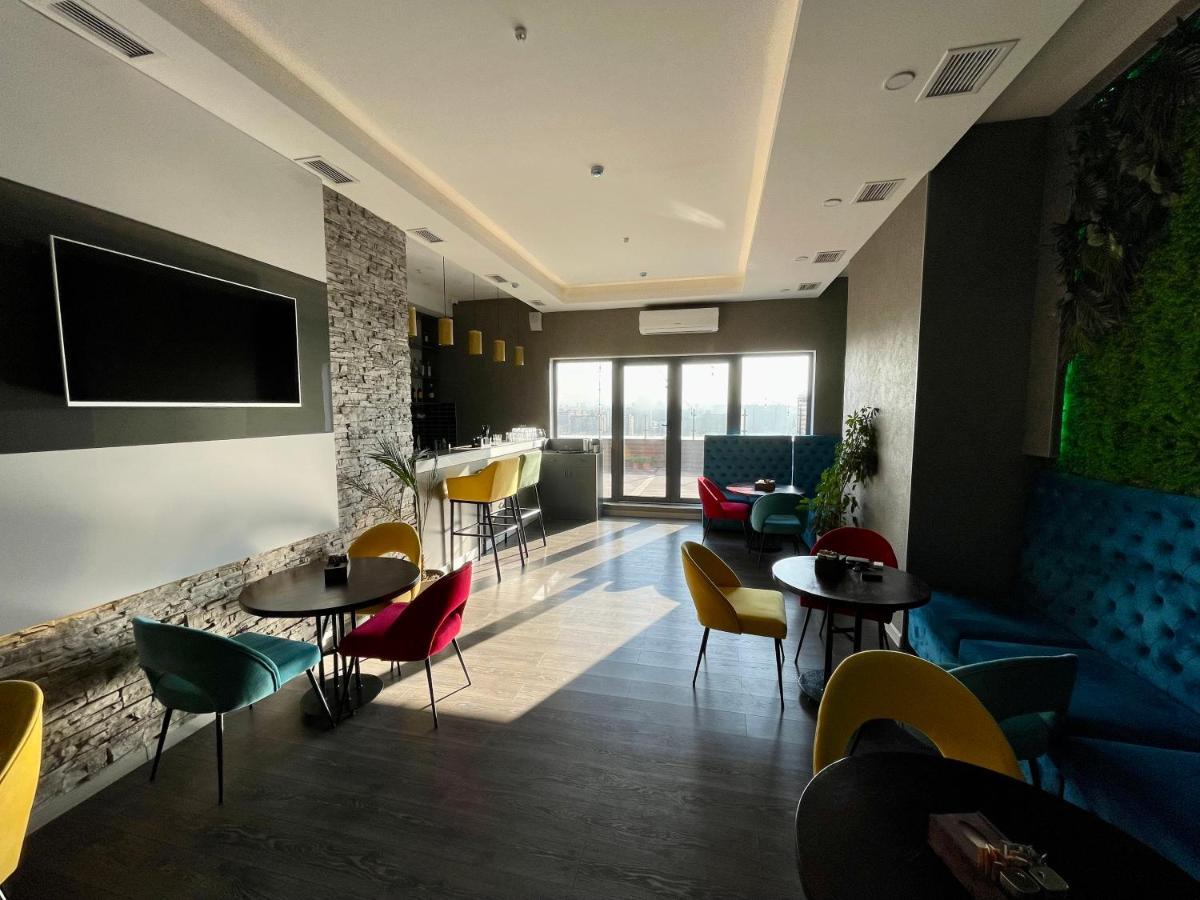 Terrasse Hotel & Bar Bishkek Ngoại thất bức ảnh