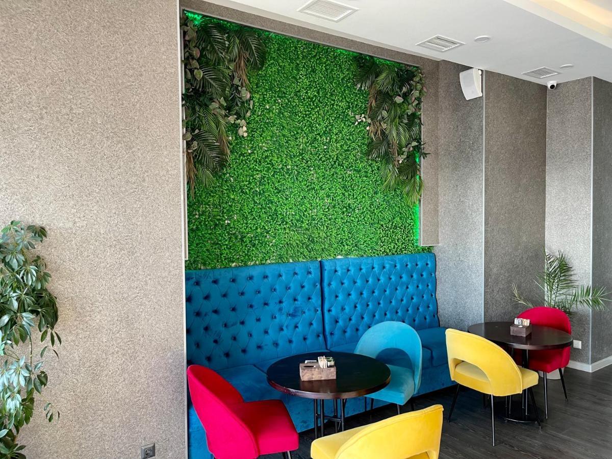 Terrasse Hotel & Bar Bishkek Ngoại thất bức ảnh