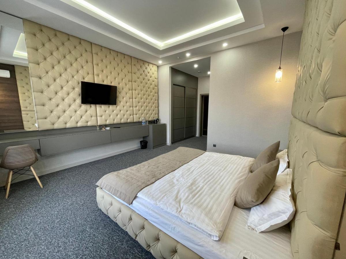 Terrasse Hotel & Bar Bishkek Ngoại thất bức ảnh